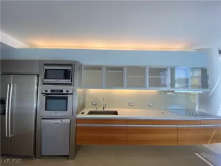 Photo #3: 2697824 Listing 