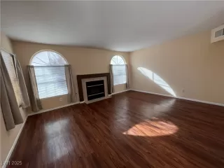Photo #3: 2697843 Listing 
