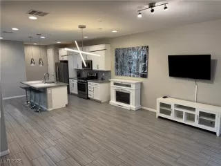 Photo #4: 2697858 Listing