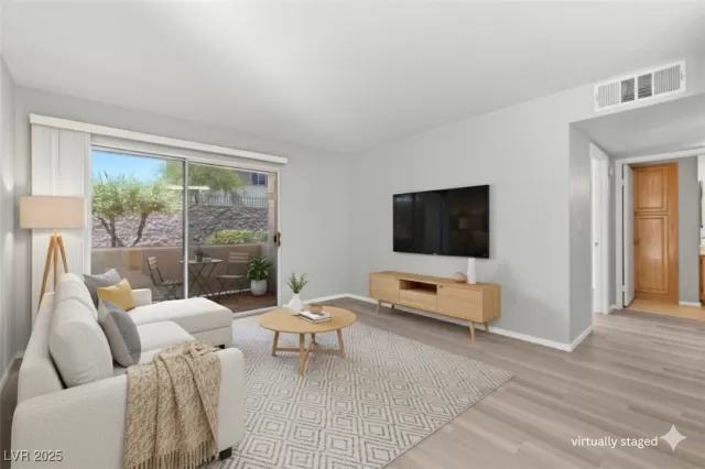 MLS: 2697913 Condo For Sale