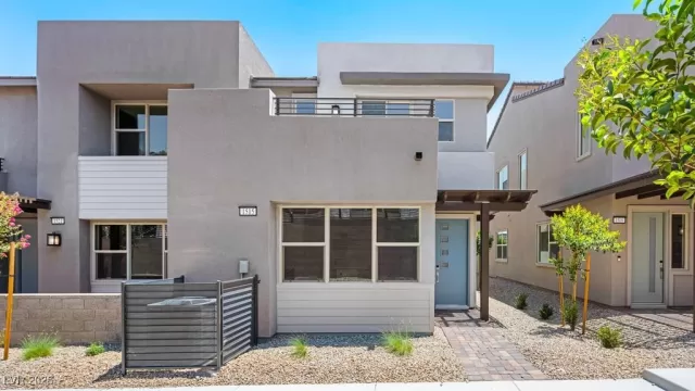 MLS: 2697916 Condo For Sale