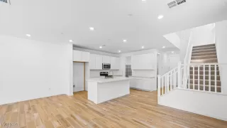 Photo #2: 2697916 Listing 