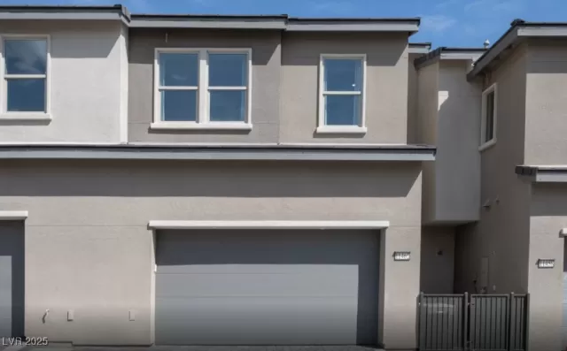 MLS: 2697925 Condo For Sale