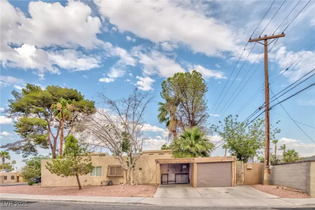 MLS: 2697935 Condo For Sale