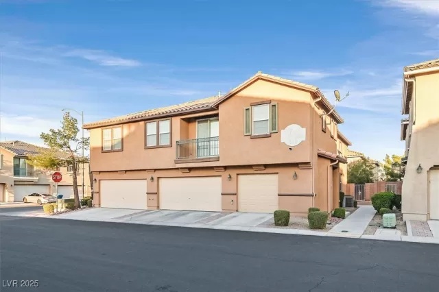 MLS: 2697982 Condo For Sale