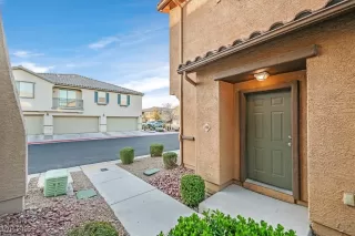 Photo #1: 2697982 Listing 