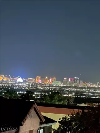 Photo #3: 2698021 Listing 