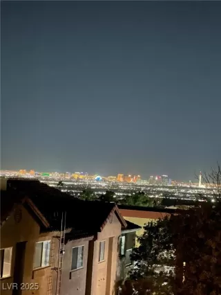 Photo #4: 2698021 Listing 