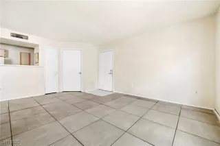 Photo #3: 2698046 Listing