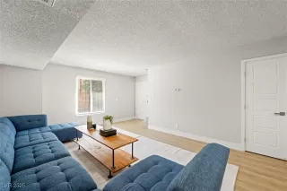 Photo #6: 2698051 Listing