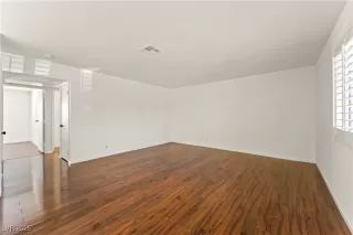 Photo #4: 2698061 Listing 