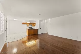 Photo #5: 2698061 Listing 