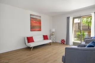 Photo #5: 2698074 Listing