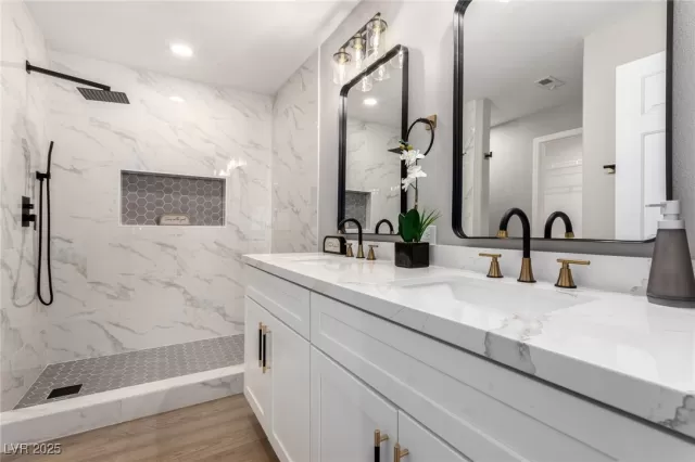 MLS: 2698077 Condo For Sale