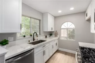 Photo #5: 2698077 Listing 