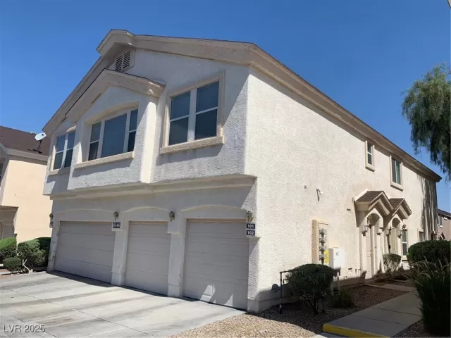 MLS: 2698080 Condo For Sale