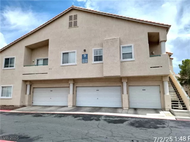 MLS: 2698081 Condo For Sale