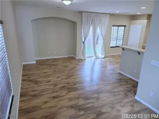 Photo #3: 2698082 Listing 