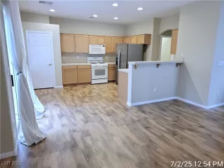 Photo #5: 2698082 Listing 