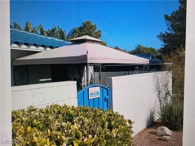 MLS: 2698156 Condo For Sale