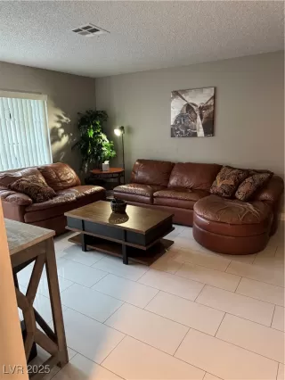 Photo #2: 2698156 Listing 