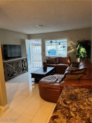 Photo #4: 2698156 Listing 