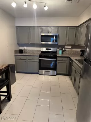 Photo #5: 2698156 Listing 