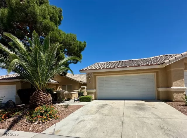 MLS: 2698177 Condo For Sale