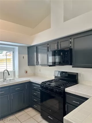 Photo #3: 2698177 Listing 
