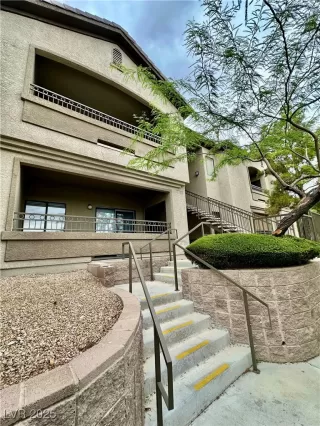 Photo #2: 2698209 Listing