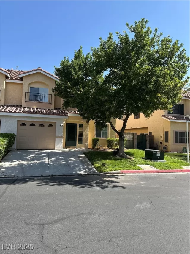 MLS: 2698258 Condo For Sale