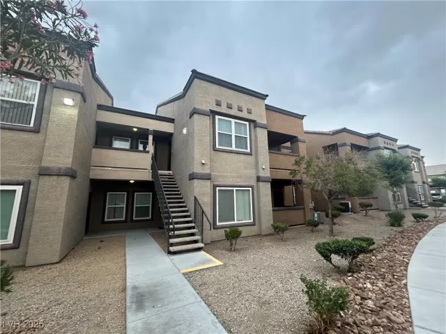 MLS: 2698271 Condo For Sale