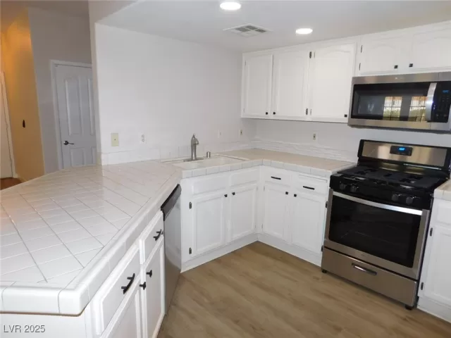 MLS: 2698295 Condo For Sale