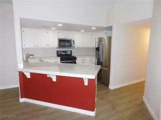 Photo #2: 2698295 Listing 