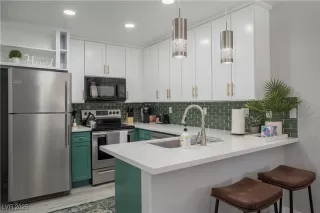 Photo #2: 2698297 Listing