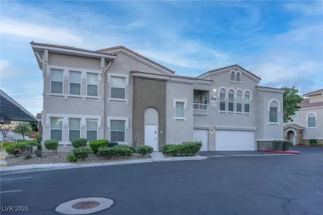 MLS: 2698321 Condo For Sale