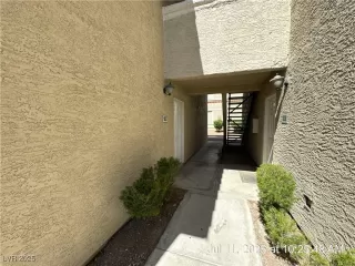 Photo #1: 2698326 Listing 