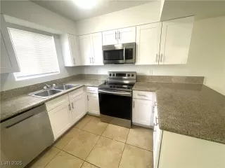 Photo #6: 2698338 Listing 