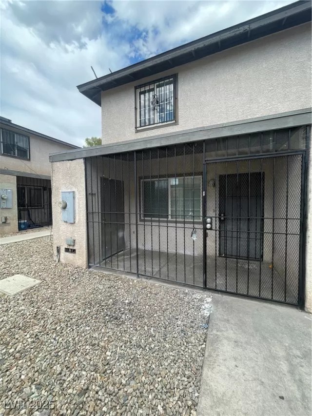 MLS: 2698340 Condo For Sale