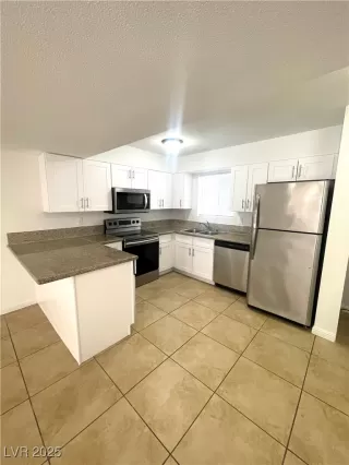 Photo #5: 2698340 Listing 