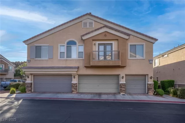 MLS: 2698341 Condo For Sale