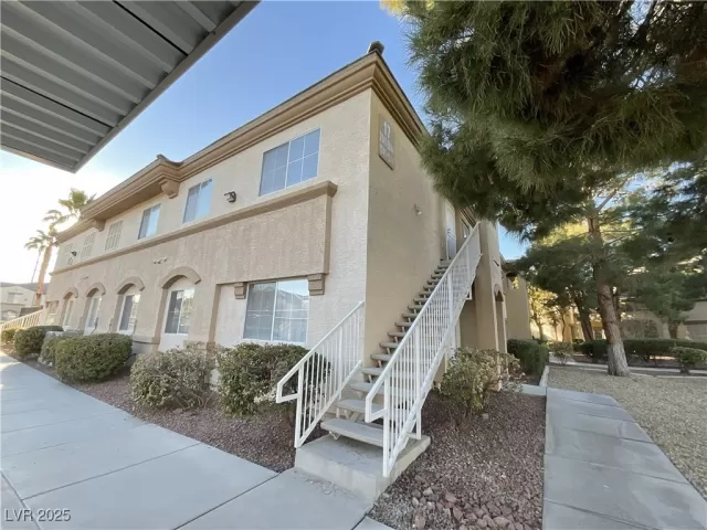 MLS: 2698354 Condo For Sale