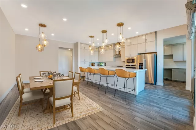 MLS: 2698357 Condo For Sale