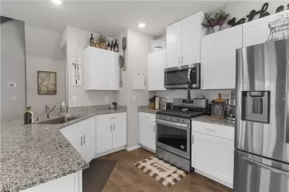 Photo #4: 2698437 Listing