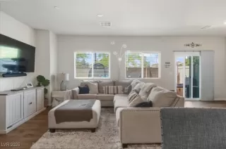 Photo #5: 2698437 Listing