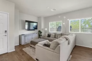 Photo #6: 2698437 Listing