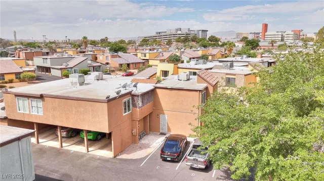 MLS: 2698449 Condo For Sale