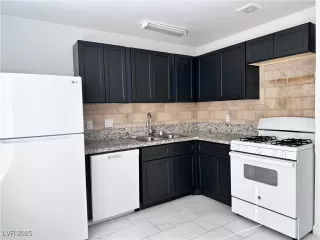 Photo #2: 2698450 Listing 