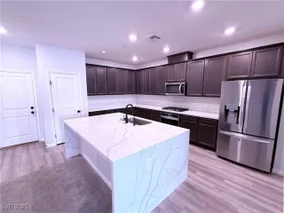 Photo #2: 2698496 Listing 