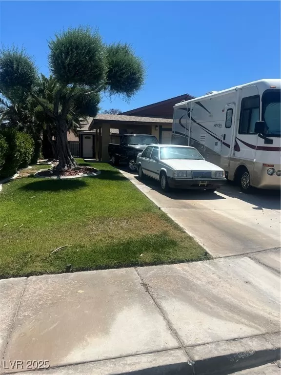 MLS: 2698500 Condo For Sale